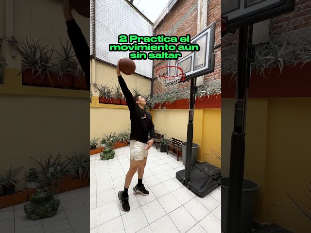Dunking Tips: Windmill #tutorial #basketball #basketball #nbaplayoffs #basketballdunk #sport