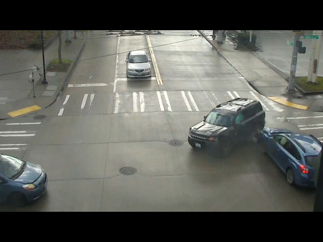 Crashes caught on Seattle Traffic Cameras #19!