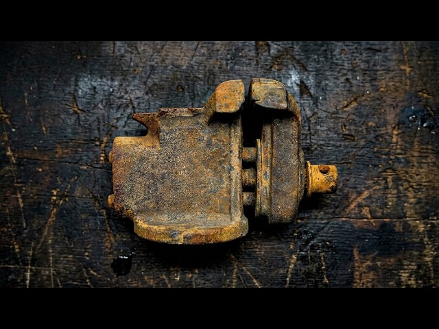 Restoration Old Rusty Vise