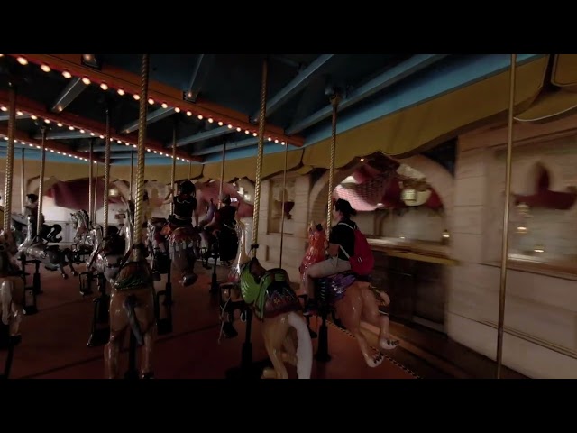 Disney in VR: Caravan Carousel at Tokyo DisneySea