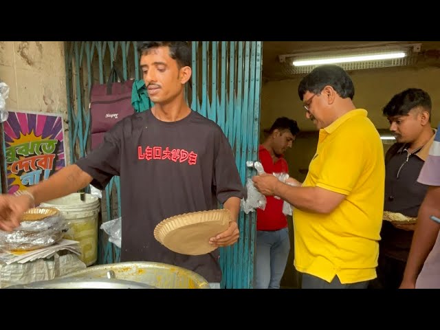 Kolkata Cheapest Breakfast Sealdah Market Paratha Sabji India Street Food