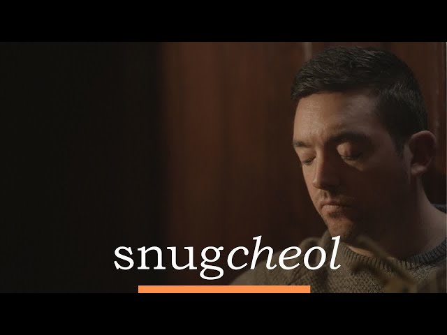 Caoimhín Ó Fearghaíl & Brian Mooney - The Caucus Reel, The Corner House | Snugcheol | TG4