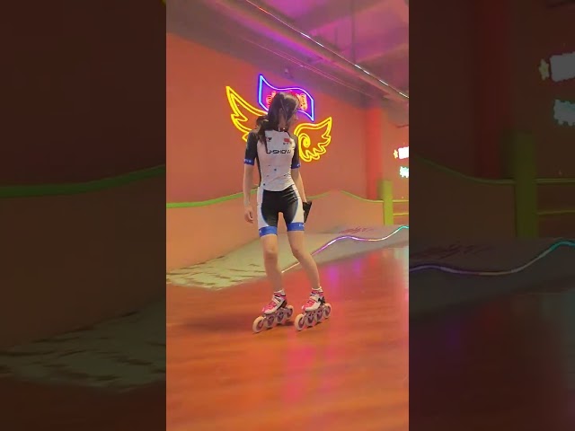 Roller skating tutorial⛸️🛼#dance#cutebabysinging#adorablewa is online#contentINSULATIONSHARINGPLAN
