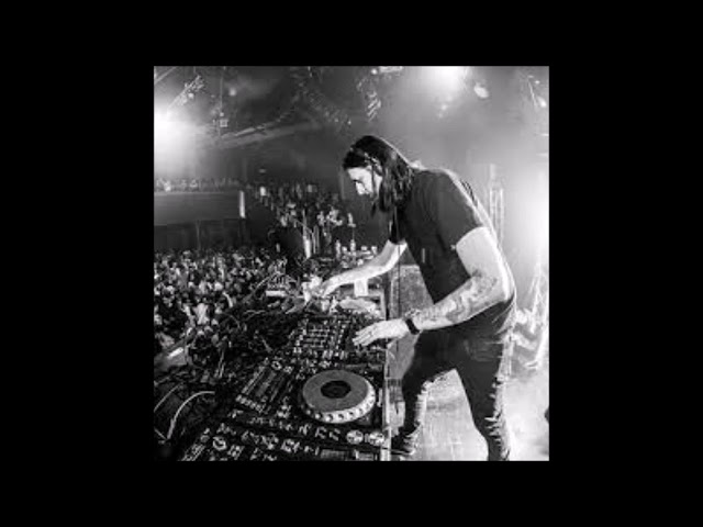 Prolix mix in 432 hertz from the Blackout podcast.