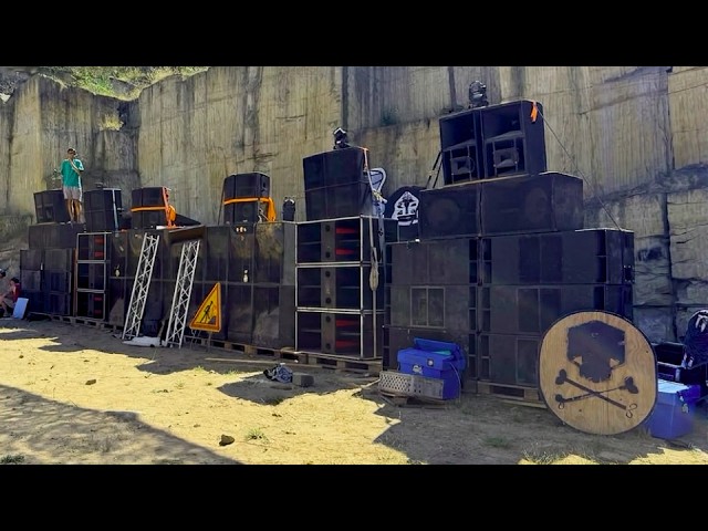 OUT OF CONTROL  [Tekno Tribe live set]