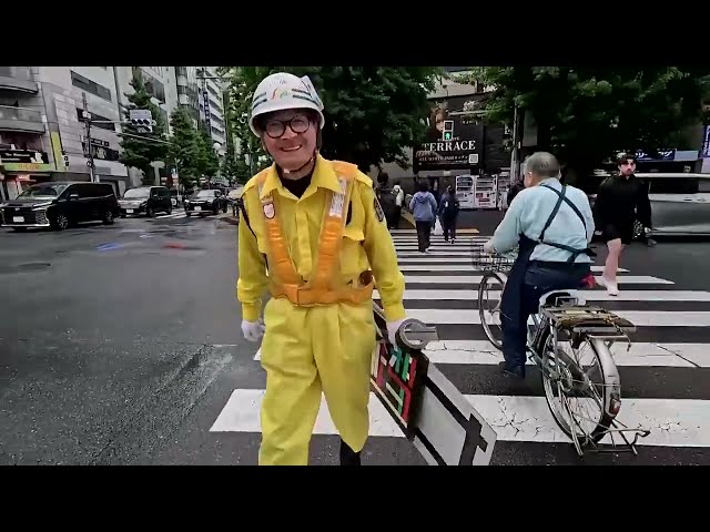Security guard finds fame as designer of duct tape signs