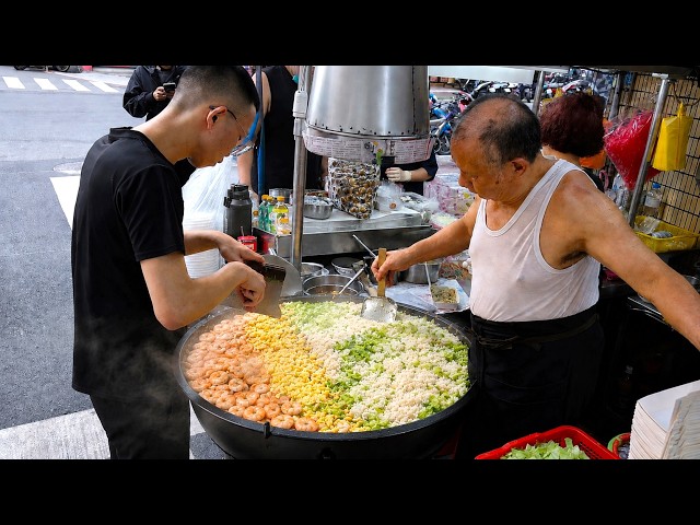 Father & Son! Amazing Egg Fried Rice Cooking Skills - Taiwan Street Food