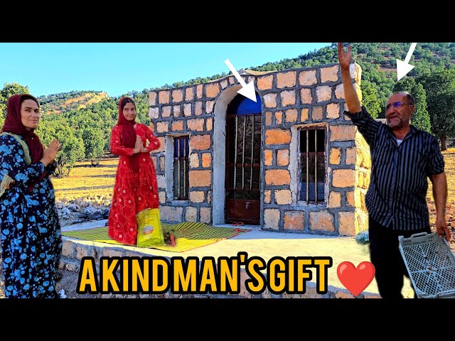 😱 A Kind Man Gave the Homeless Mother Her Dream Home... She Couldn't Believe It! 🏡❤️