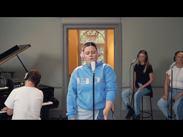 Jada - Nudes / Not Alone (Live Session)