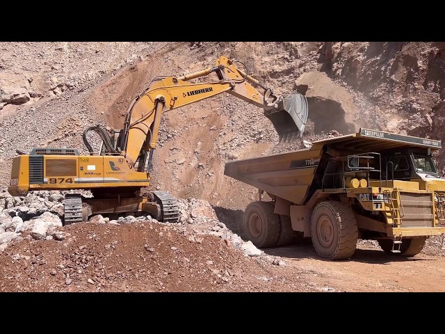 Liebherr 974 Excavator & Cat 775 | Quarry Production & Operator View - Sotiriadis/Labrianidis