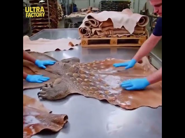 Komodo Leather Manufacturing Process | From Raw Hide to Premium Jacket (Luxury Craftsmanship)