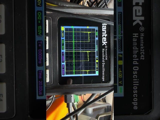 oscilloscope 2 channel at ac servo encoder u and phase u display