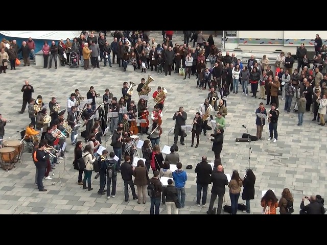 This BOLERO DE RAVEL took over a street in Spain