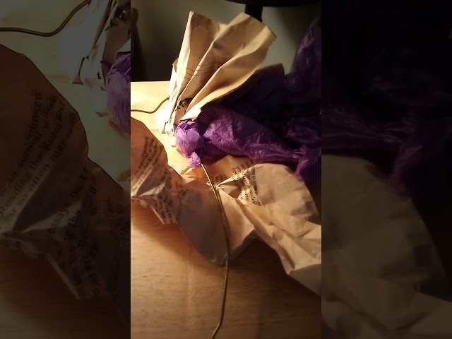 DIY Craft Wire Hanger & Paper Wreath #fall #homedecor