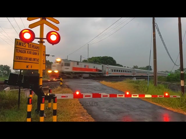 RAILWAY CROSSING 40 | Top 7 Jenis Palang Pintu Perlintasan Kereta Api Baru
