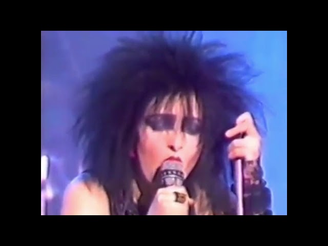 Siouxsie & The Banshees - Running TownSiouxsie & The Banshees - Running Town (with Robert Smith)