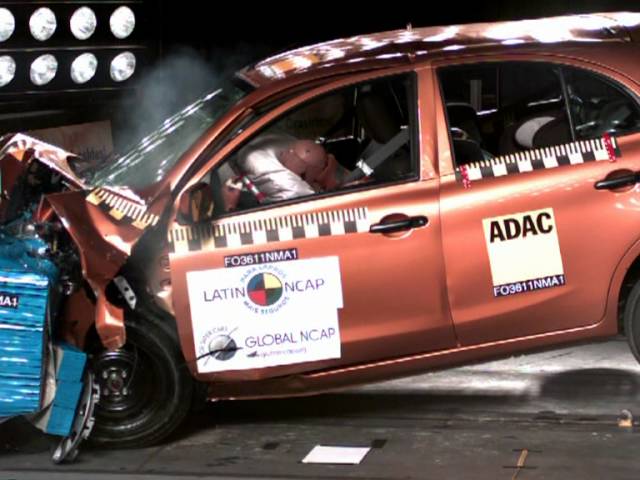 Nissan March - Crash test - Latin NCAP 2011