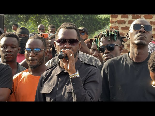 Omuliro!!! Nubian Li Aleese Emboozi ya Master Parrot Mukuziika.