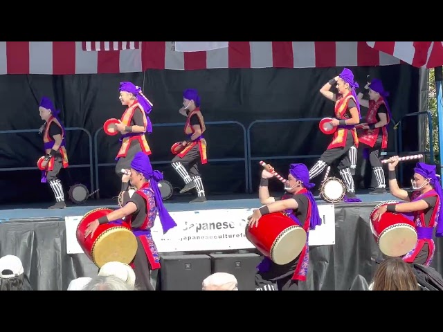 Okinawan dance and Eisa Shima taiko by Azma-Honryu Seifu Ichisen-kai - 3