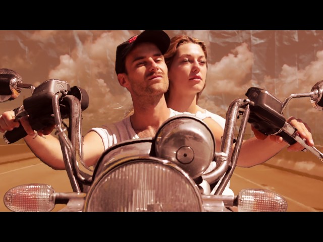 AGAV / Mathilde Ollivier  - Chaleur Epique Sous Les Tropiques