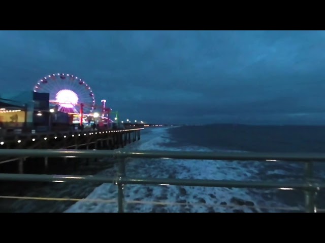VR180 Santa Monica pier relaxing