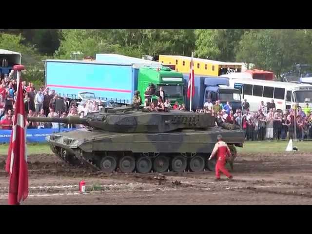 Leopard 2 Tank Pulling at Allingåbro Motor Festival 2014