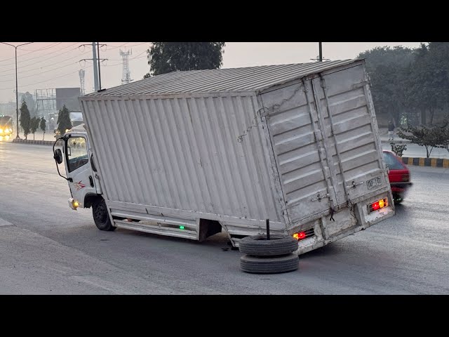 “Structural Rear Axle Tube Failure Under Excessive Load — Tyre Fell Out”
