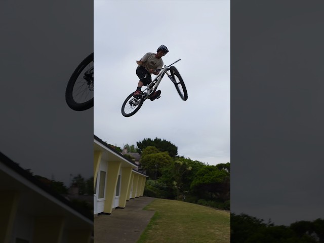 JUMPING OFF A ROOF WITH MTB ⚠️