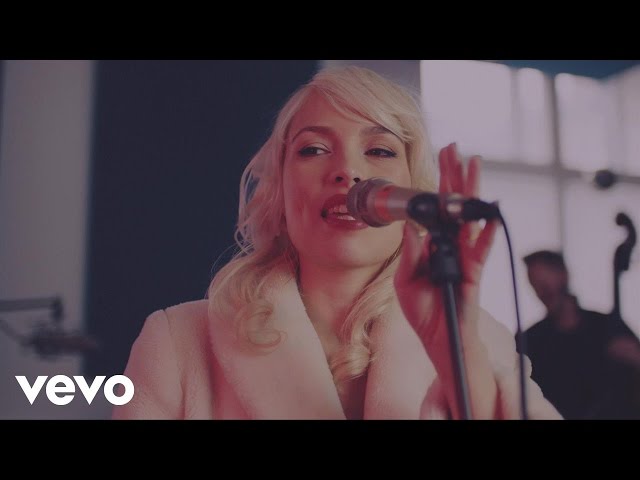 Earl - Earl - Baddabing Baddaboom (Live at Wilton Way Studio)