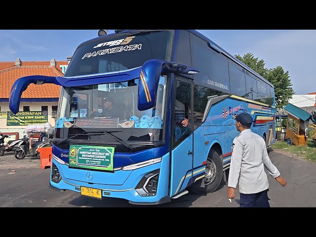 The Best Tourist Buses You Can Find Here🔥Vlog at the Sunan Ampel Tomb Bus Parking Lot in Surabaya