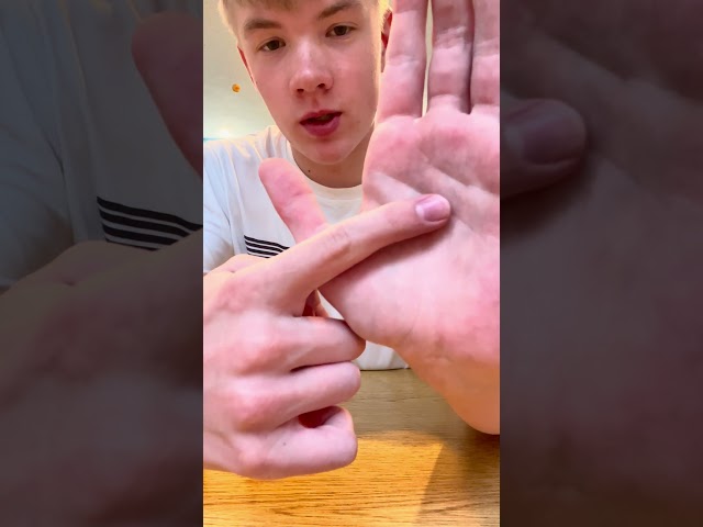 How To Do This REALLY Easy Coin Trick! 😱 #magic #shorts