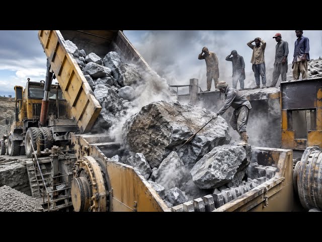  Dangerous Crusher Machine Working Close View 😱 #stonecrushing#crushermachine#dangerouswork#skills 