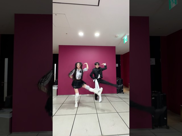 It's @CRAVITYofficial #HYEONGJUN(sorry for MBC floor🙏) #CRAVITY #Its_Me #IROHA #ILLIT #아일릿