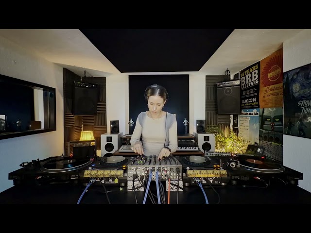 TONI PFAD @ EAR STUDIO SESSIONS