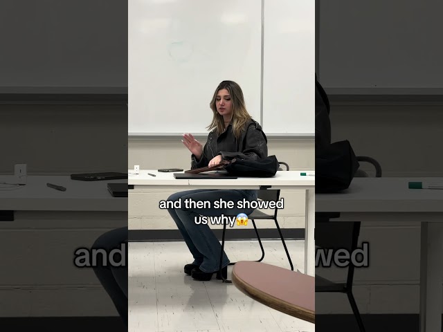 Junior Developer 🤡 VS Senior Developer 🤓#web  #webdeveloper #webdevelopment #coding #programming