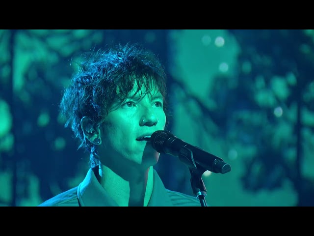 Twenty One Pilots interpreta "Drag Path" [52.ª edición de los American Music Awards]