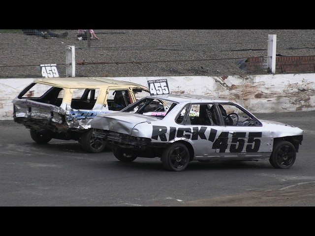 Unlimited Banger races at Cowdenbeath racewall 02-05-2026