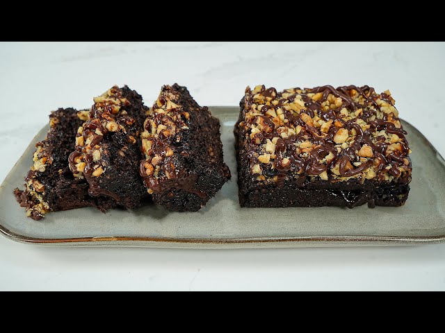 Take oats, cocoa and bananas and make this amazing dessert! Gluten free, NO sugar, No butter!