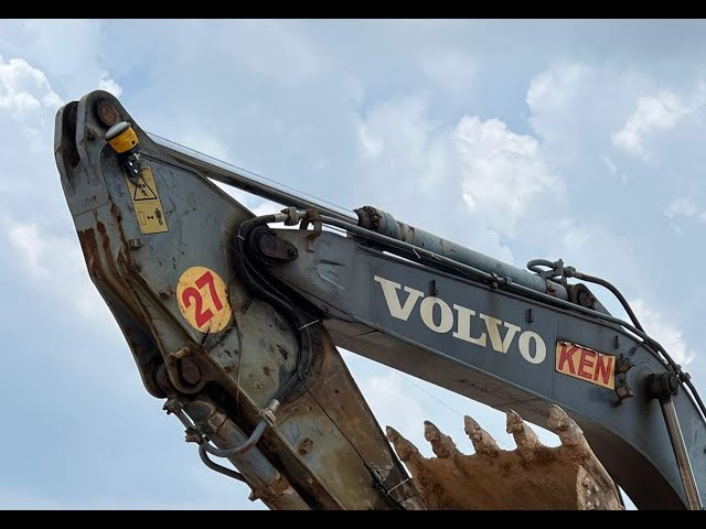 Mount GNSS directly to the Excavator. Trimble Siteworks Machine Guidance