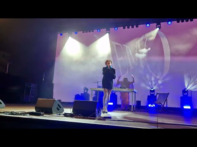 Unexplainable by Nemo LIVE Performance Hamburg 19.09.2025 Reeperbahn Festival Spielbude XL Front HQ