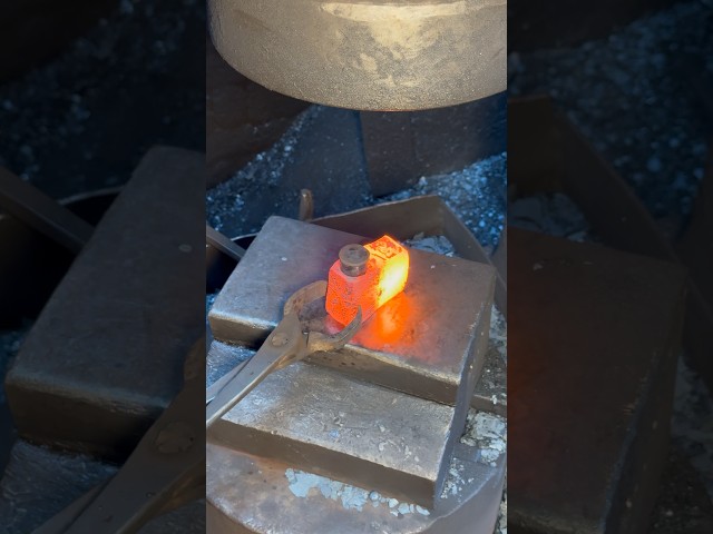 Watch How a Red-Hot Iron Becomes a Sharp Axe manufacturing process
