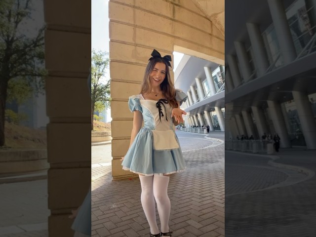 this dance was a MUST in this cosplay 🙈🩷 #cosplay #dance #aliceinwonderland