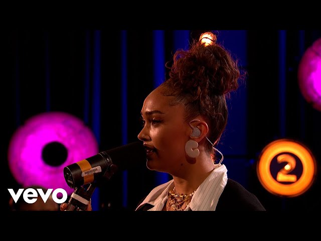 Joy Crookes - Feet Don't Fail Me Now (Live from Radio 2's Piano Room, 2022)