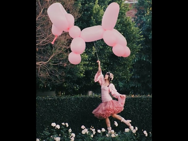 Melanie Martinez - Twins (AI)