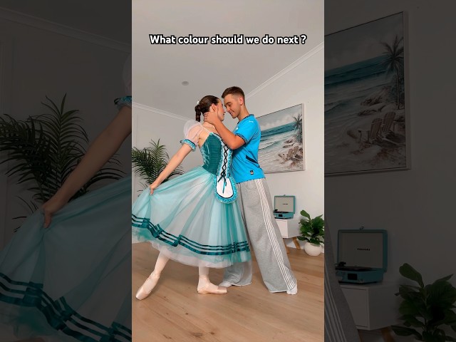 WE NEED TO KNOW!? 😅 CHANEL VIRAL TIKTOK DANCE - #dance #funny #couple #shorts #viral #trend