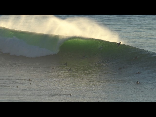 Black’s Beach Goes Off – Heavy Barrels All Day