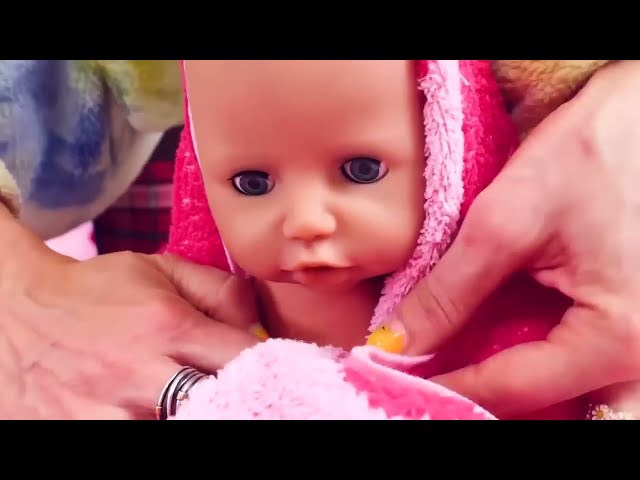 Finding the lost toy and playing in the pool