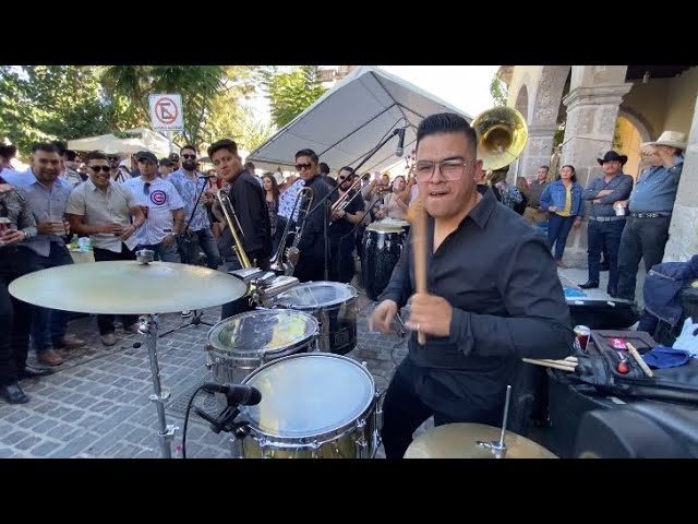 TODA LA GENTE SE EMOCIONO AL VERLO TOCAR EL TORO MAMBO. 😱🔥👌🏻