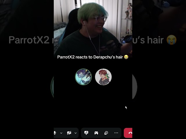 ParrotX2 Reacts To Derapchu's Hair