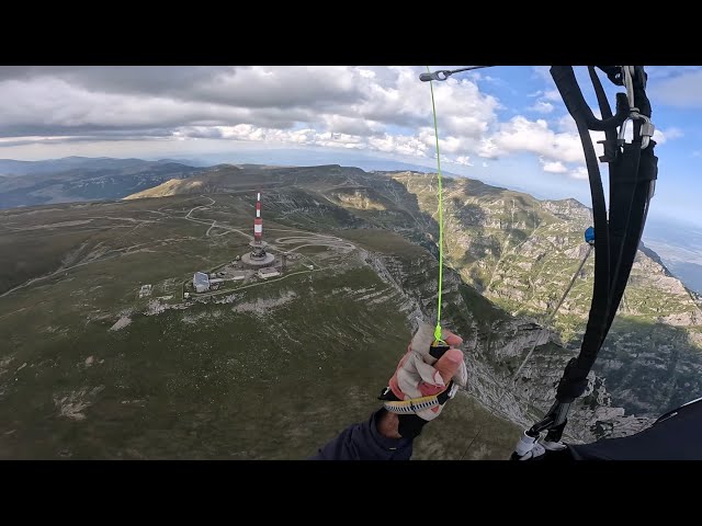 Aproape 7 ore de zbor cu parapanta, vezi în descriere 